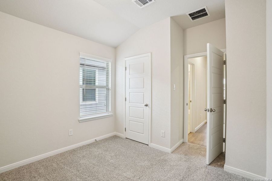 Spacious, unfurnished interior of a new home in Catalina, Converse (Image 33).