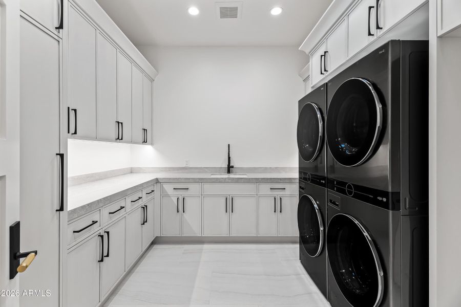 untitled (36 of 62) untitled (36 of 62)