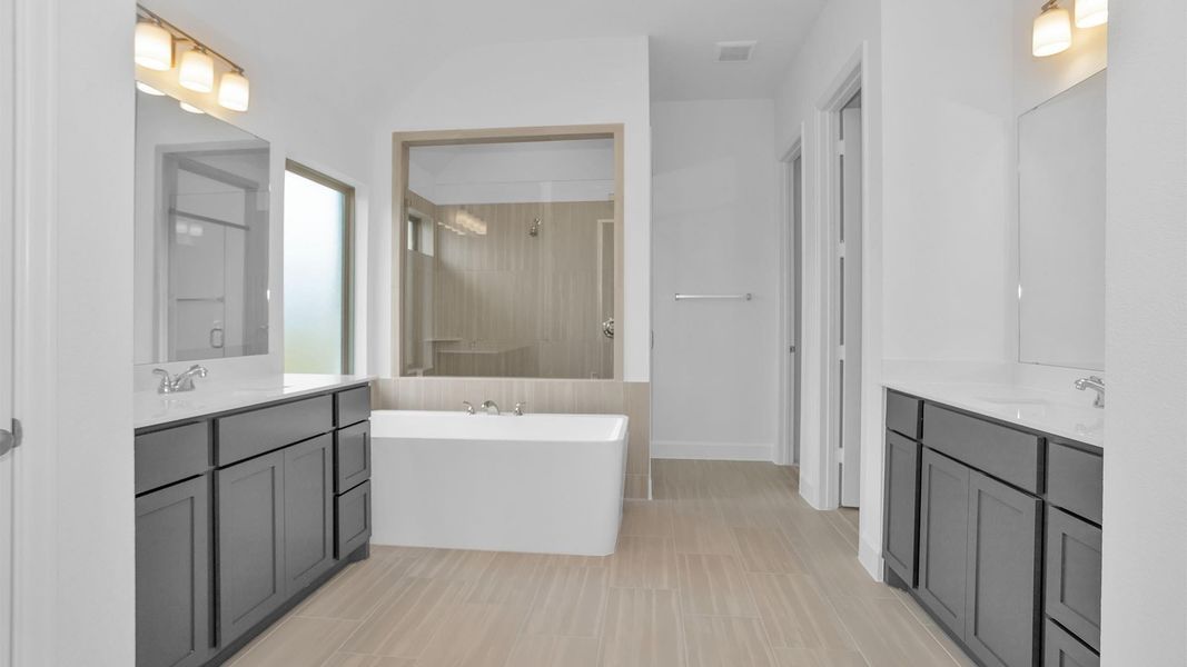 Furnished interior view inside a new home in Valencia, Manvel (Image 7).