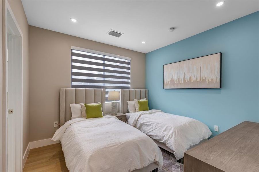 Furnished interior view inside a new home in , Fort Lauderdale (Image 19).