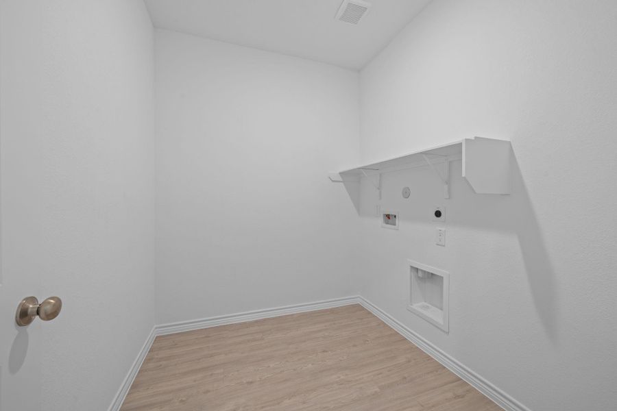 Spacious, unfurnished interior of a new home in River Ranch, Dayton (Image 16).