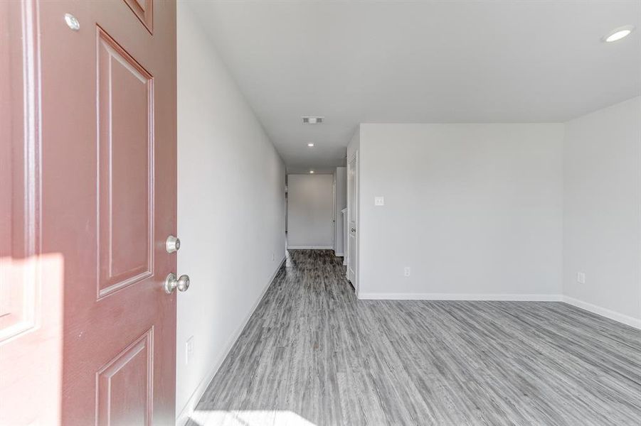 Spacious, unfurnished interior of a new home in Villages of Mayfield, Cleburne (Image 31).