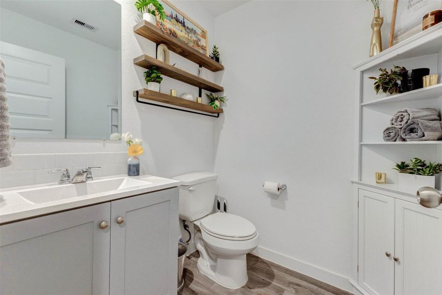 Furnished interior view inside a new home in Tamarron, Fulshear (Image 30). Furnished interior view inside a new home in Tamarron, Fulshear (Image 30).