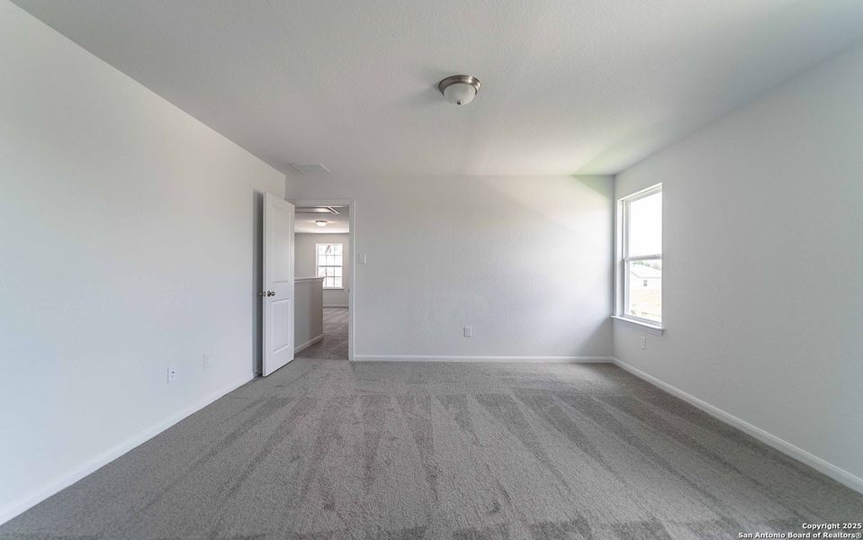 Spacious, unfurnished interior of a new home in Hennersby Hollow, San Antonio (Image 6). Spacious, unfurnished interior of a new home in Hennersby Hollow, San Antonio (Image 6).