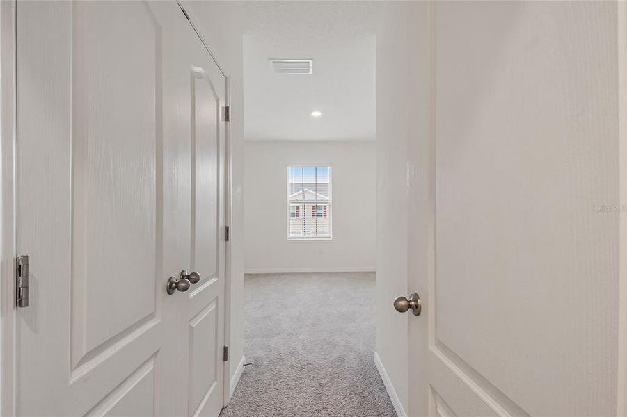 Spacious, unfurnished interior of a new home in , Howey-in-the-Hills (Image 24).
