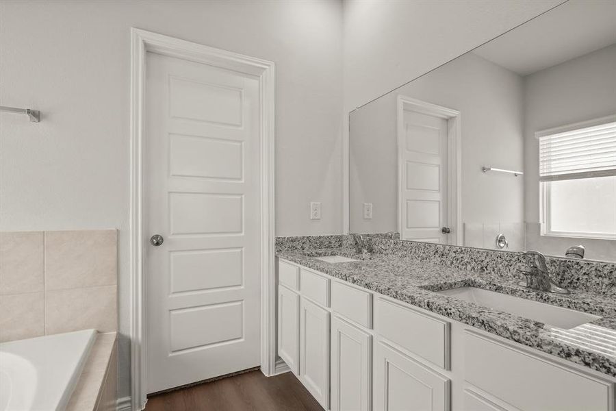 Furnished interior view inside a new home in Sycamore Landing, Fort Worth (Image 5). Furnished interior view inside a new home in Sycamore Landing, Fort Worth (Image 5).