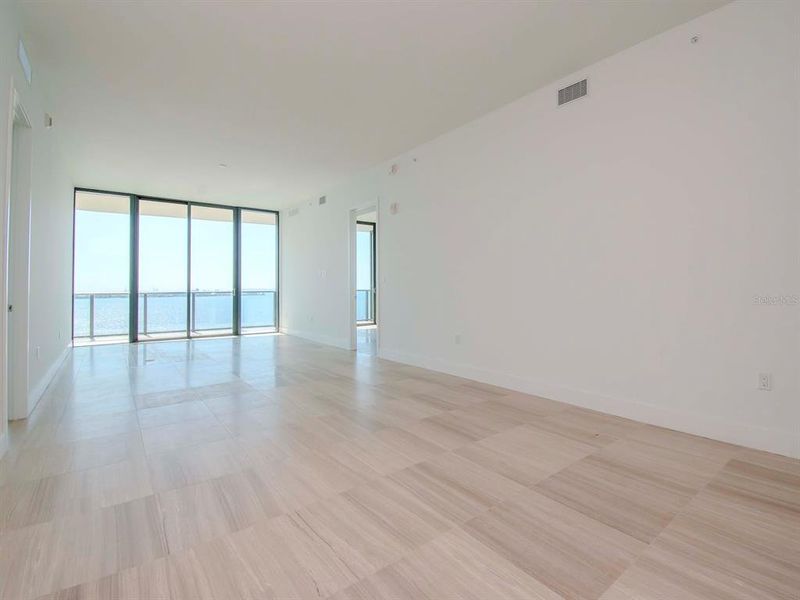 Spacious, unfurnished interior of a new home in , Tampa (Image 54). Spacious, unfurnished interior of a new home in , Tampa (Image 54).