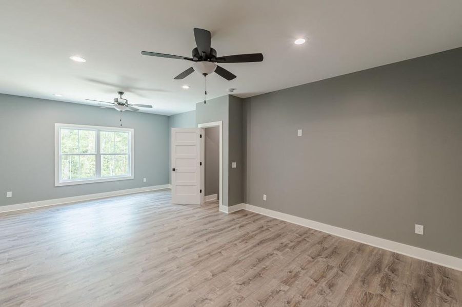 Spacious, unfurnished interior of a new home in , Bremen (Image 18).