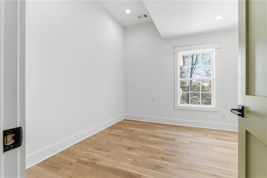 Spacious, unfurnished interior of a new home in , Marietta (Image 26).