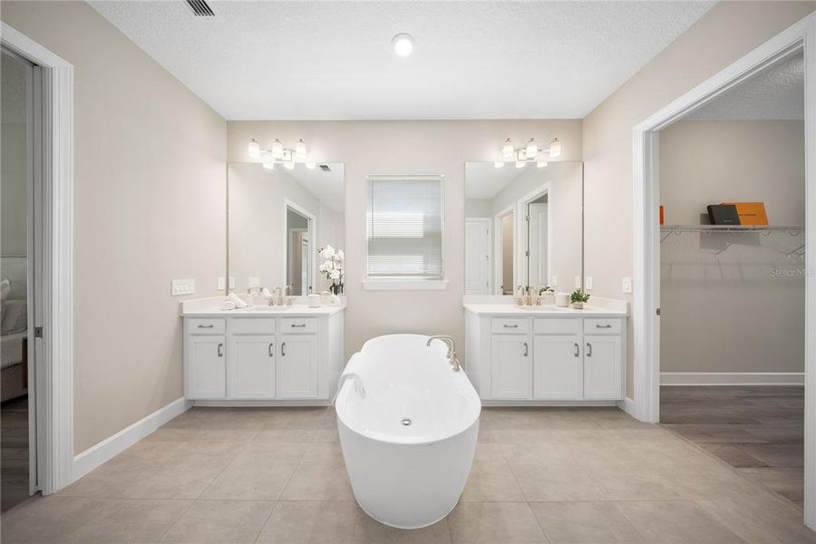 Furnished interior view inside a new home in Fire Creek, Gotha (Image 14). Furnished interior view inside a new home in Fire Creek, Gotha (Image 14).