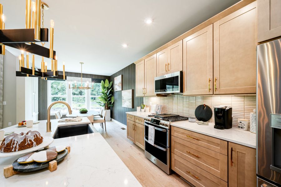 Representative furnished interior of a home built from the Finley by Fischer Homes in Twin Lakes, Hoschton (Image 16).