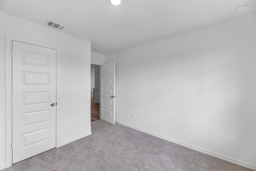 Spacious, unfurnished interior of a new home in Reserve at Mallard Lakes, Orange (Image 9). Spacious, unfurnished interior of a new home in Reserve at Mallard Lakes, Orange (Image 9).