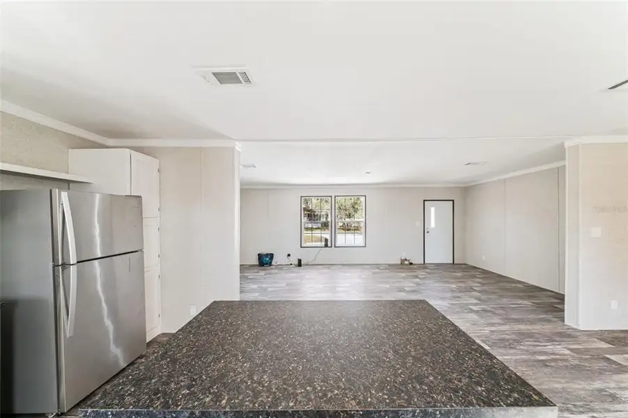 Spacious, unfurnished interior of a new home in , Orlando (Image 16).