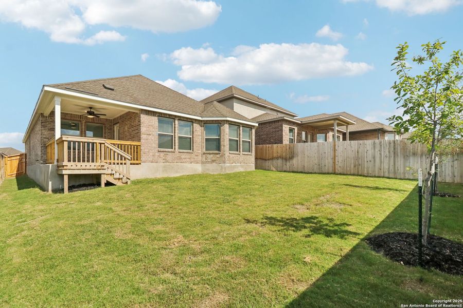 Exterior details and patio area of a home in Arcadia Ridge - Premier Series, San Antonio (Image 4).