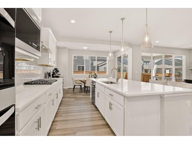 Furnished interior view inside a new home in Mountain Brook, Longmont (Image 8).