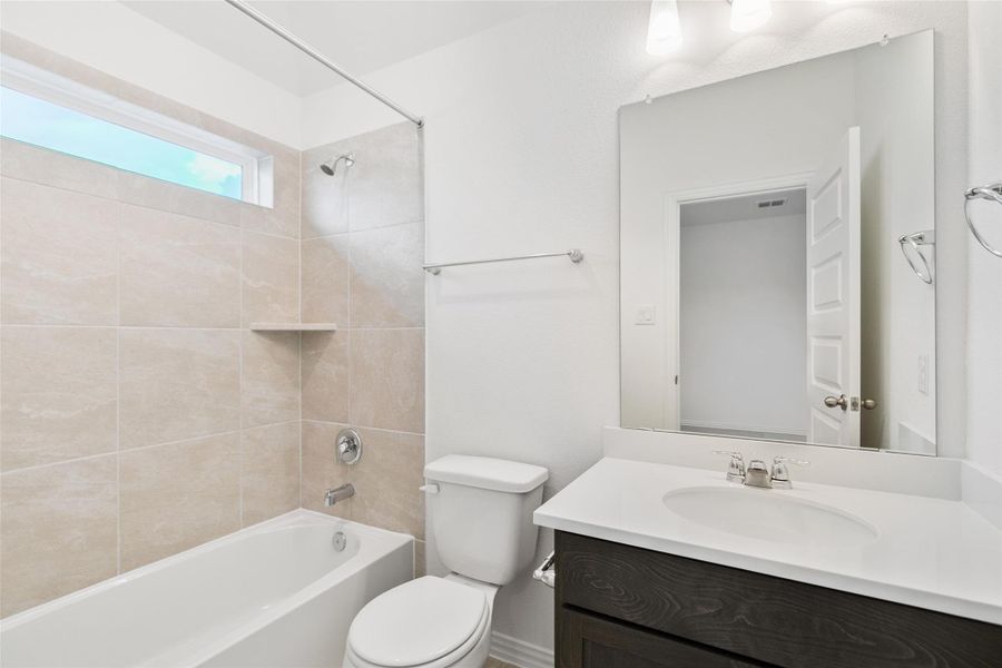 Furnished interior view inside a new home in Ellis Cove, Seabrook (Image 7).