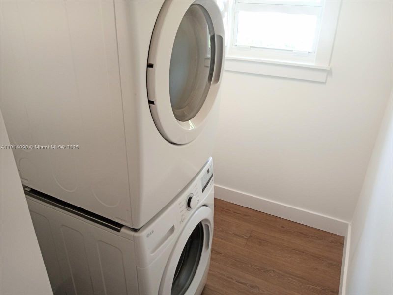 Image 10 of a home in .