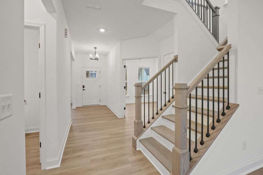 Spacious, unfurnished interior of a new home in Forest Creek, Waxhaw (Image 21).