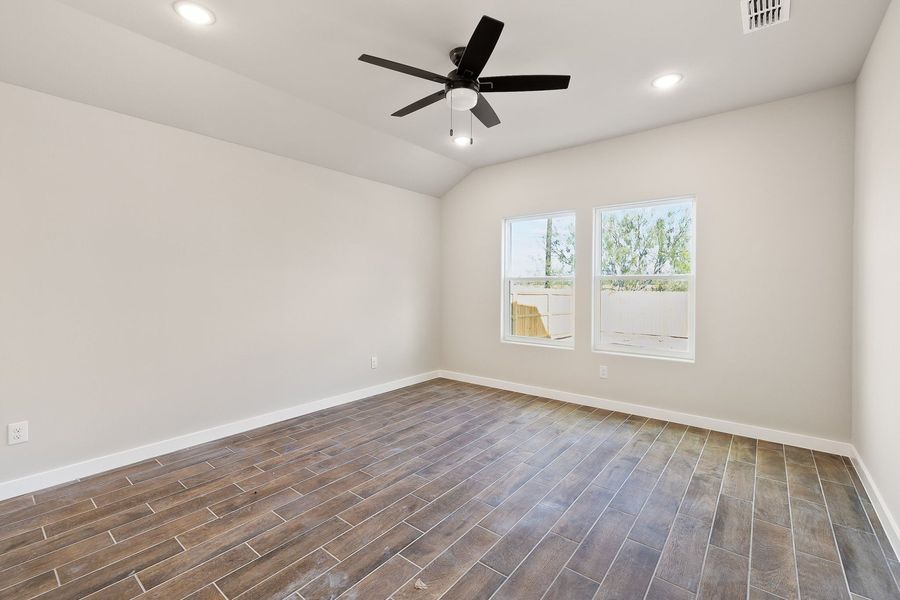 Representative unfurnished interior of a home built from the Sophora by Hakes Brothers in The Heights at Riverbend II, Brownsville (Image 10).