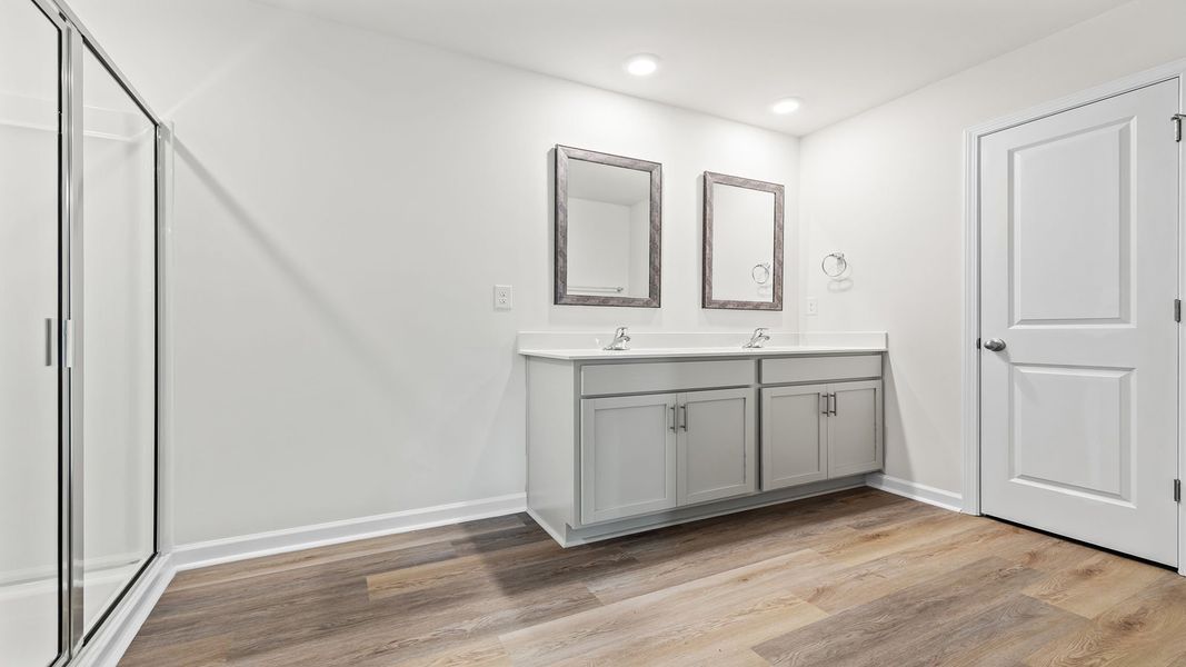 Spacious, unfurnished interior of a new home in Durbin Meadows, Fountain Inn (Image 27).