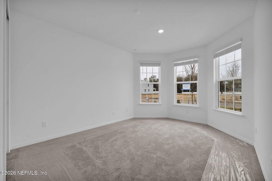 Spacious, unfurnished interior of a new home in Murray Farms, Middleburg (Image 23).