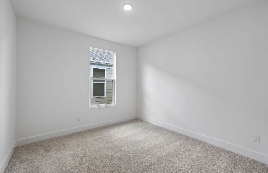 Spacious, unfurnished interior of a new home in Del Webb Barton Village, Lebanon (Image 30).