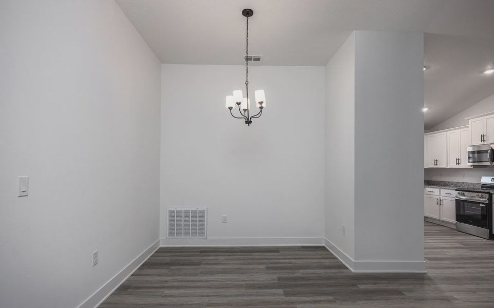 Spacious, unfurnished interior of a new home in Kirkland Farms, Alachua (Image 17).
