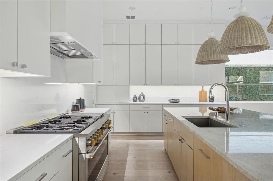 Furnished interior view inside a new home in , Dallas (Image 12).