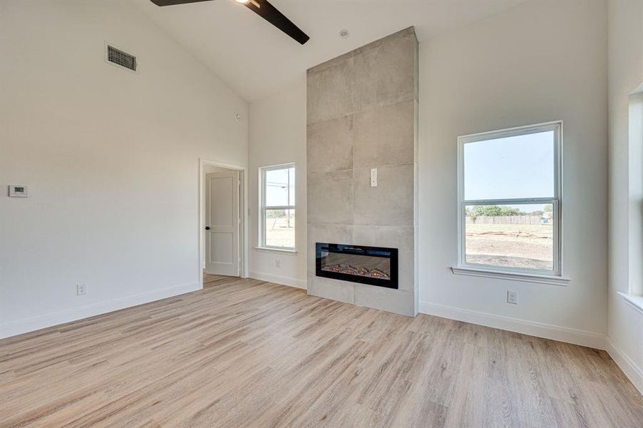 Spacious, unfurnished interior of a new home in , West Tawakoni (Image 17).