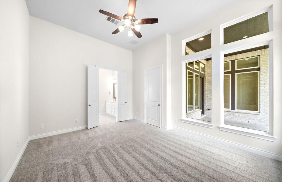 **Representative photo** **Representative photo**