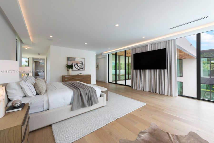 Furnished interior view inside a new home in , Pinecrest (Image 6).