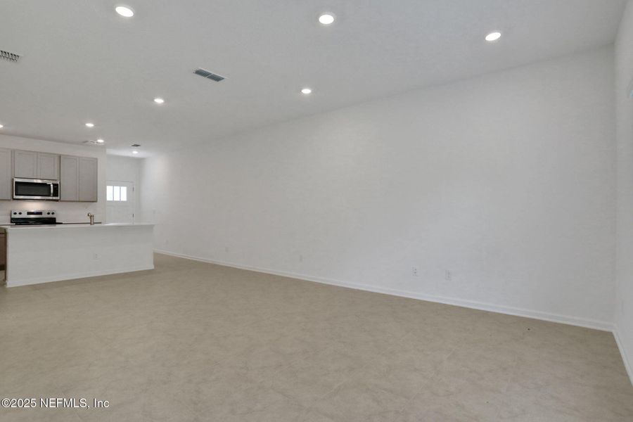 Spacious, unfurnished interior of a new home in , Middleburg (Image 21). Spacious, unfurnished interior of a new home in , Middleburg (Image 21).