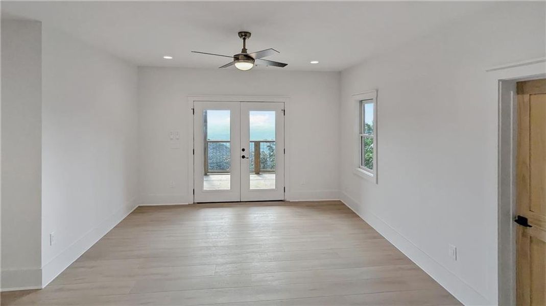 Spacious, unfurnished interior of a new home in , Jasper (Image 20).