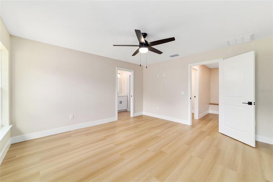Spacious, unfurnished interior of a new home in , Dunnellon (Image 39).