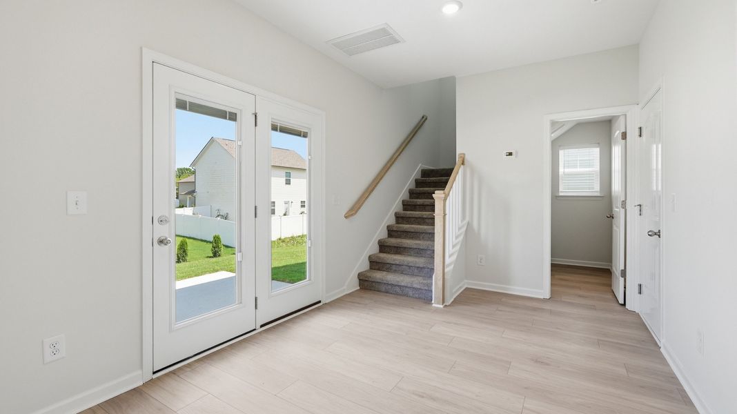 Spacious, unfurnished interior of a new home in Wheatfield, Shelbyville (Image 14).