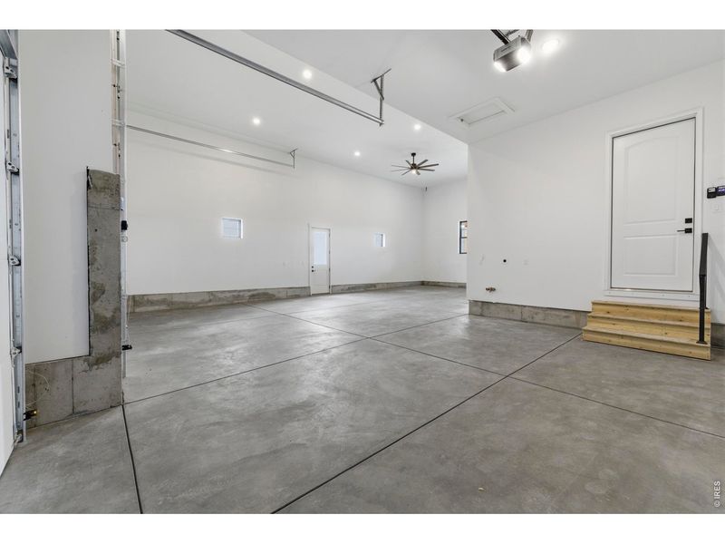 Spacious, unfurnished interior of a new home in , Berthoud (Image 43).