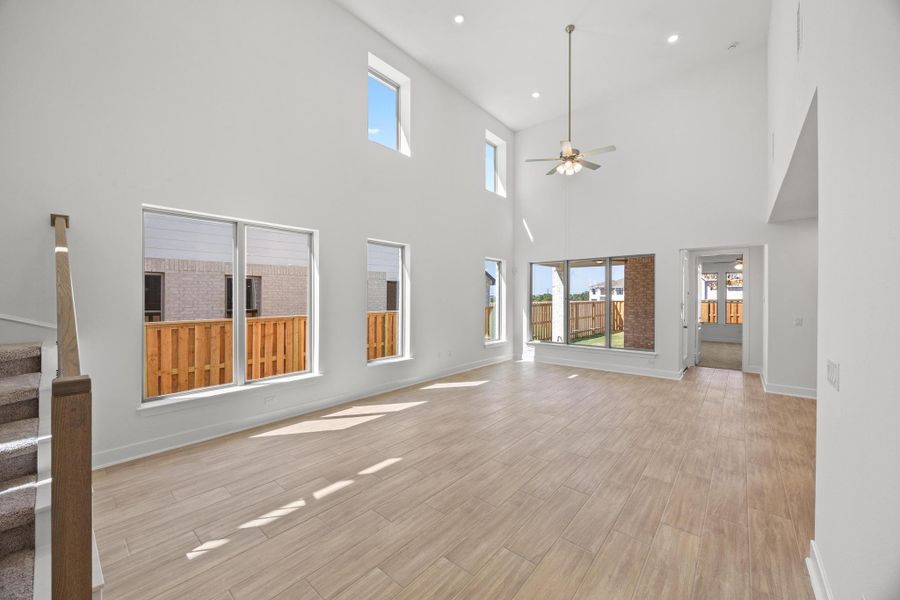 Spacious, unfurnished interior of a new home in Parmer Ranch - 40', Georgetown (Image 15).