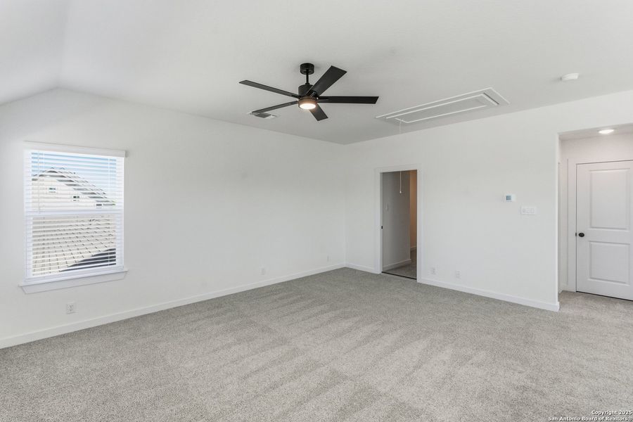 Spacious, unfurnished interior of a new home in The Crossvine – Garden Homes, Schertz (Image 14). Spacious, unfurnished interior of a new home in The Crossvine – Garden Homes, Schertz (Image 14).
