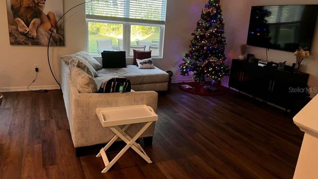 Furnished interior view inside a new home in , Ocoee (Image 9).