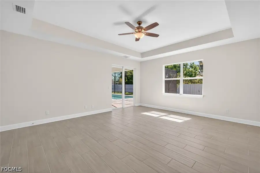 Spacious, unfurnished interior of a new home in Cape Coral, Cape Coral (Image 29).