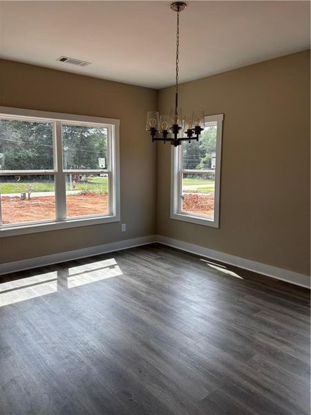 Spacious, unfurnished interior of a new home in , Oxford (Image 4).