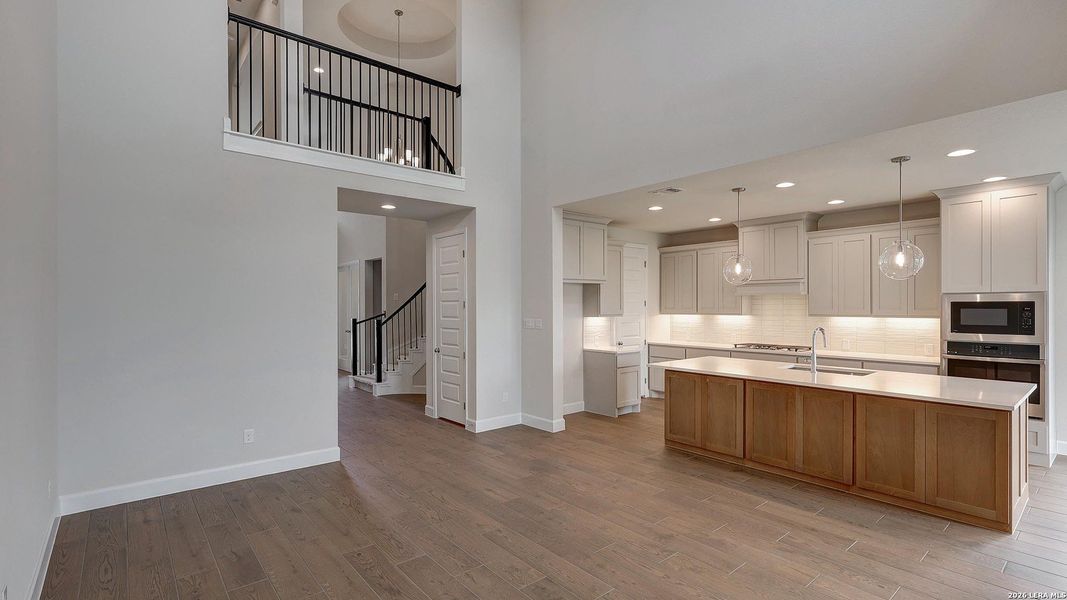 Furnished interior view inside a new home in Haby Hill, San Antonio (Image 14).