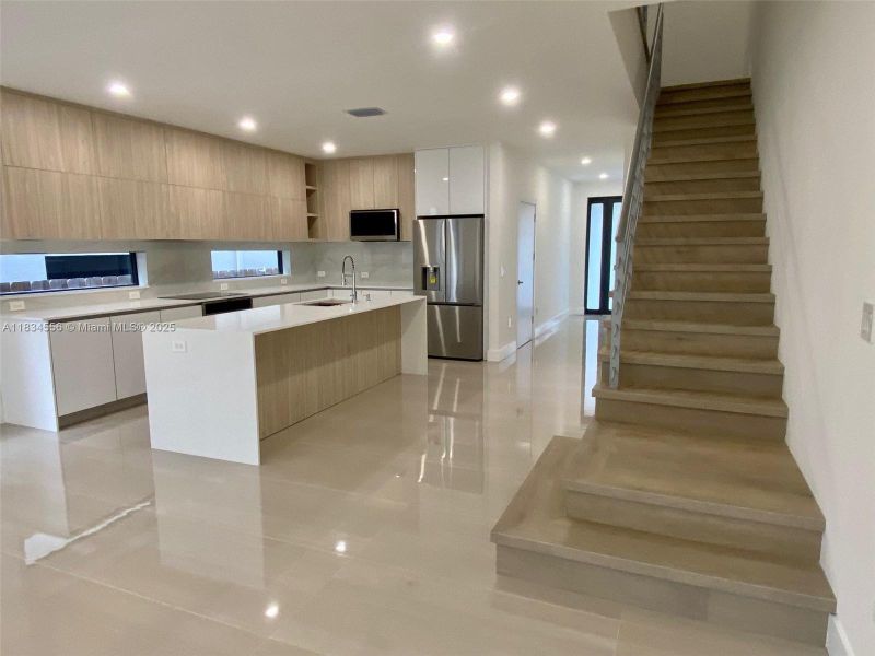 Spacious, unfurnished interior of a new home in , Fort Lauderdale (Image 21). Spacious, unfurnished interior of a new home in , Fort Lauderdale (Image 21).