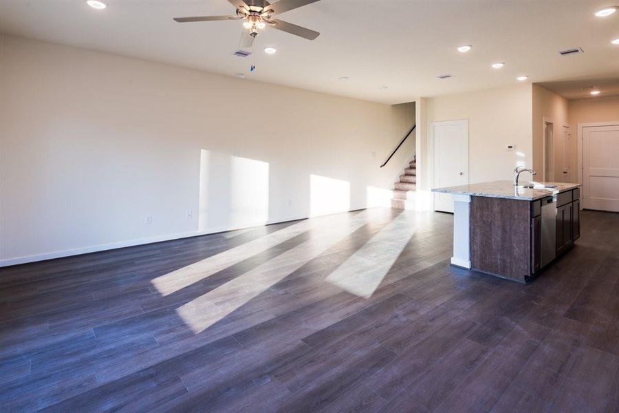 Spacious, unfurnished interior of a new home in , Houston (Image 17).
