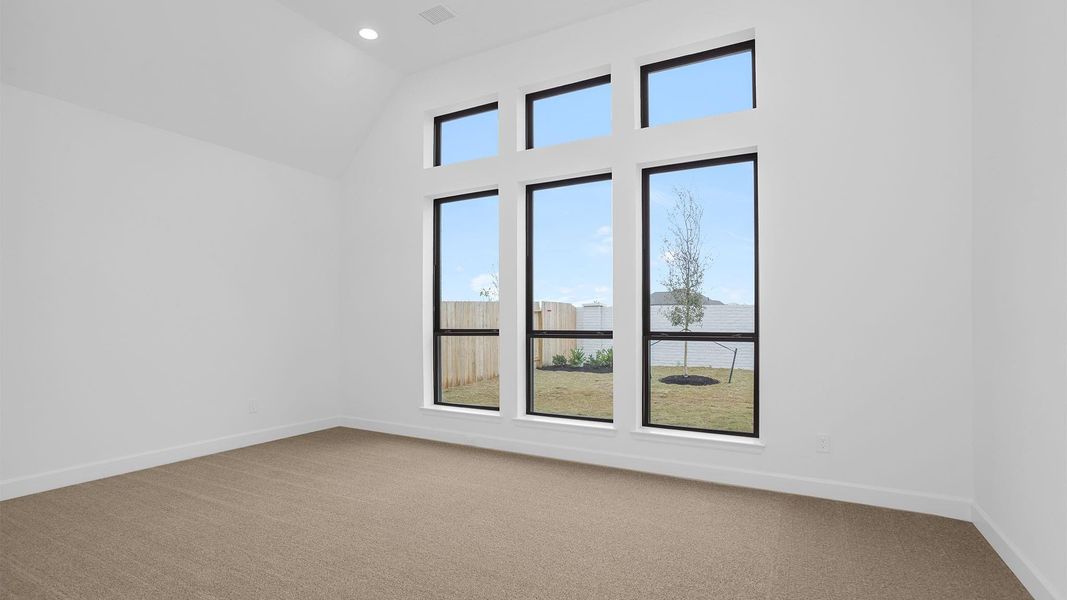 Spacious, unfurnished interior of a new home in Valencia, Manvel (Image 10).