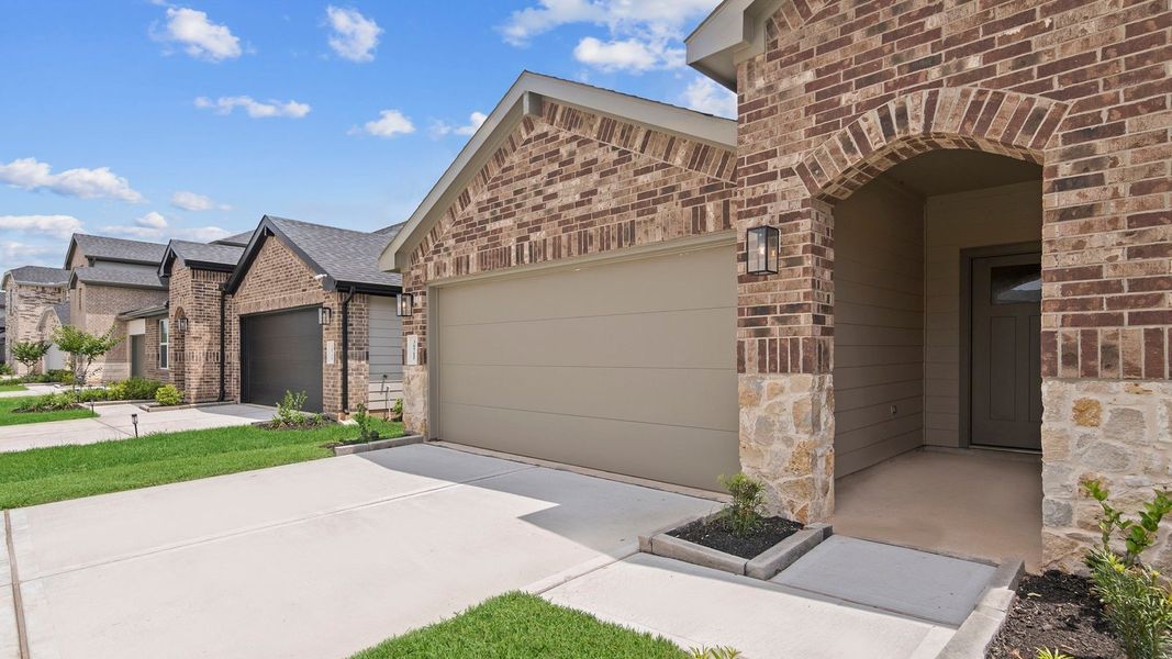 Exterior details and patio area of a home in Tamarron, Fulshear (Image 2).