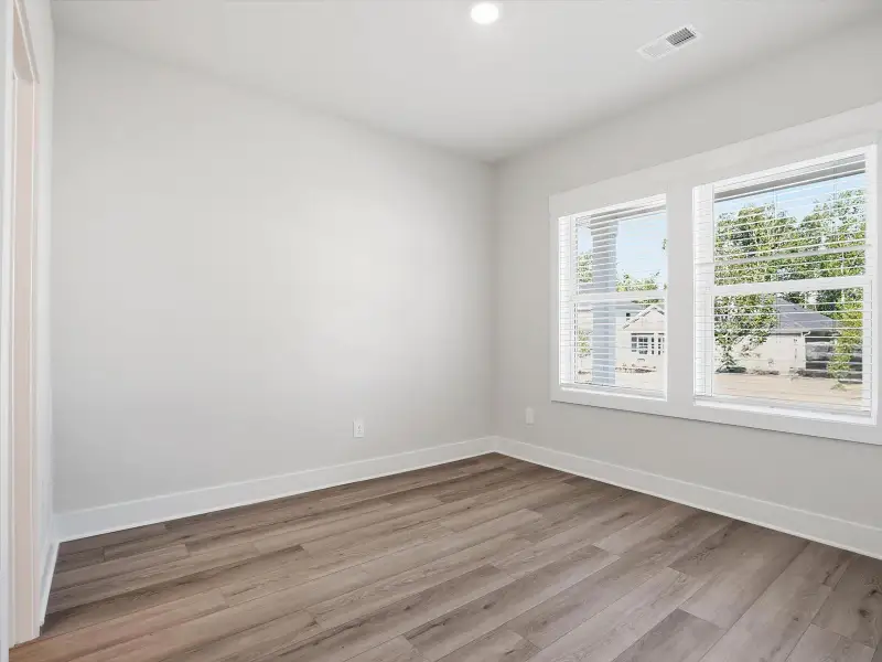 Spacious, unfurnished interior of a new home in Riverwood Farm, Piedmont (Image 15). Spacious, unfurnished interior of a new home in Riverwood Farm, Piedmont (Image 15).