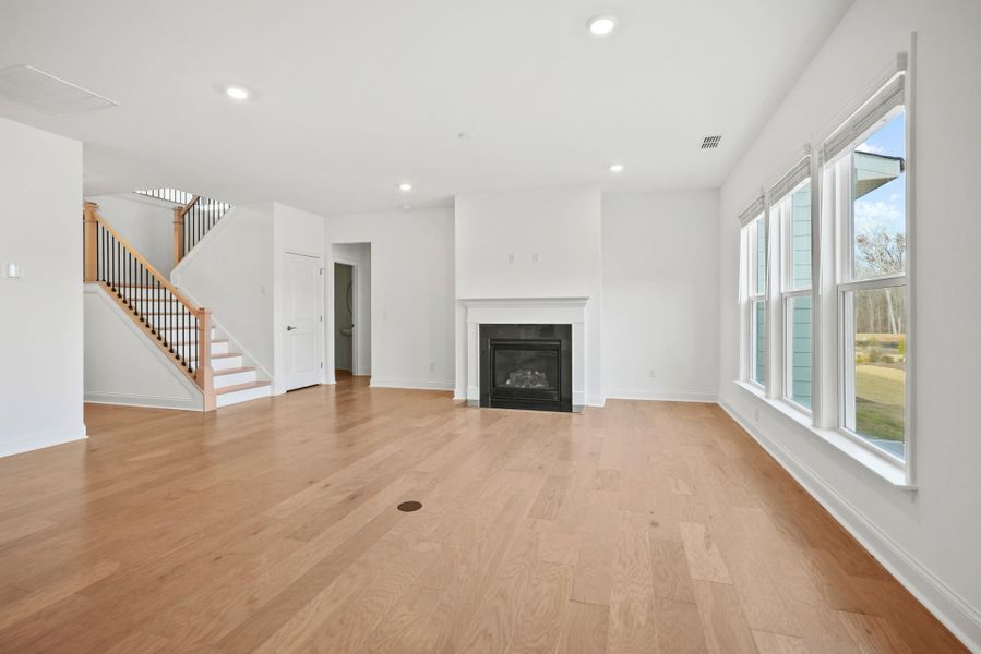 Spacious, unfurnished interior of a new home in Forest Creek, Waxhaw (Image 21).