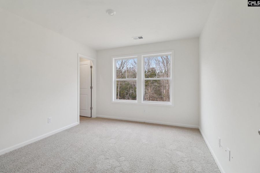 Spacious, unfurnished interior of a new home in Peachtree Hills, Lexington (Image 19).