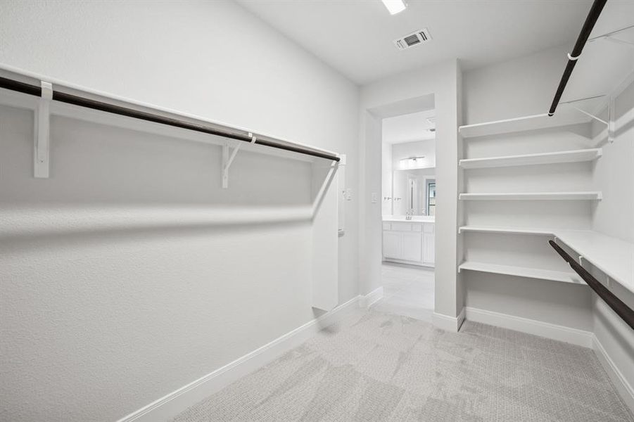 Spacious, unfurnished interior of a new home in Creekshaw – Gardens, Royse City (Image 17). Spacious, unfurnished interior of a new home in Creekshaw – Gardens, Royse City (Image 17).